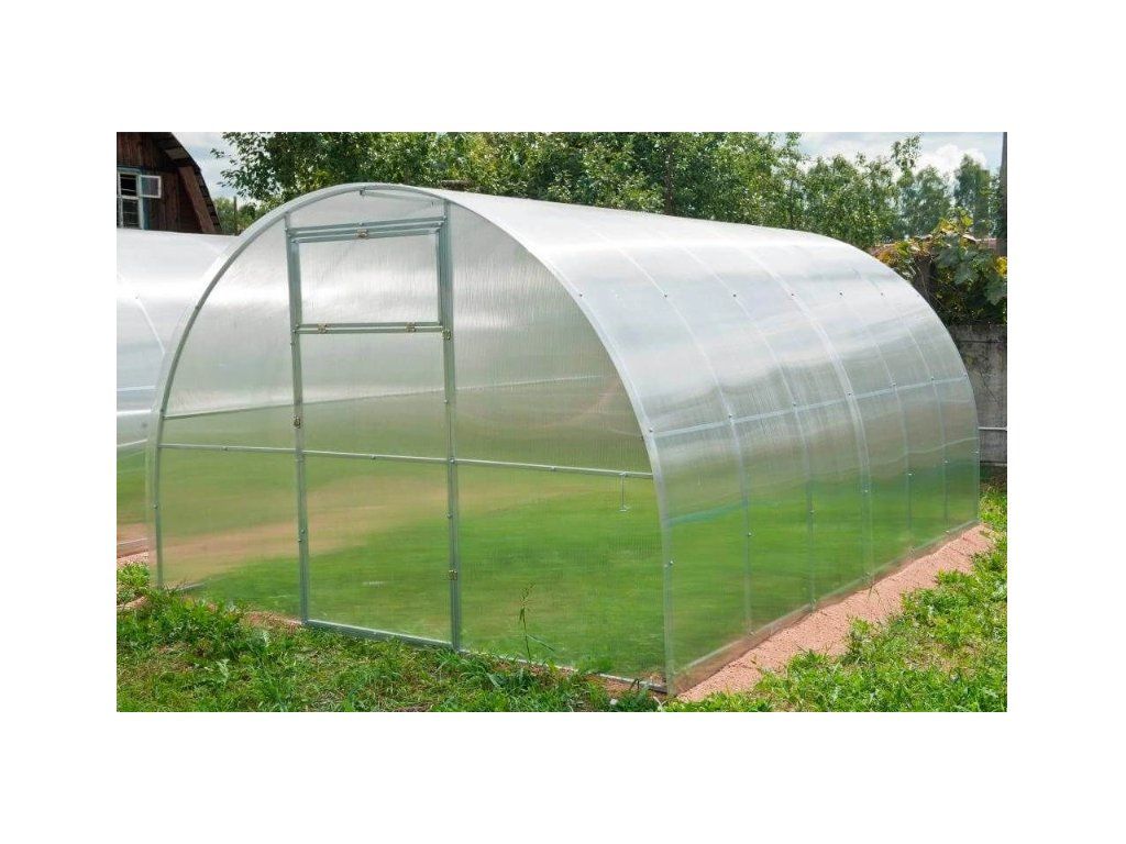 LEGI Estragon 8×3 m v praxi — rajčata a zelenina na 24 m²